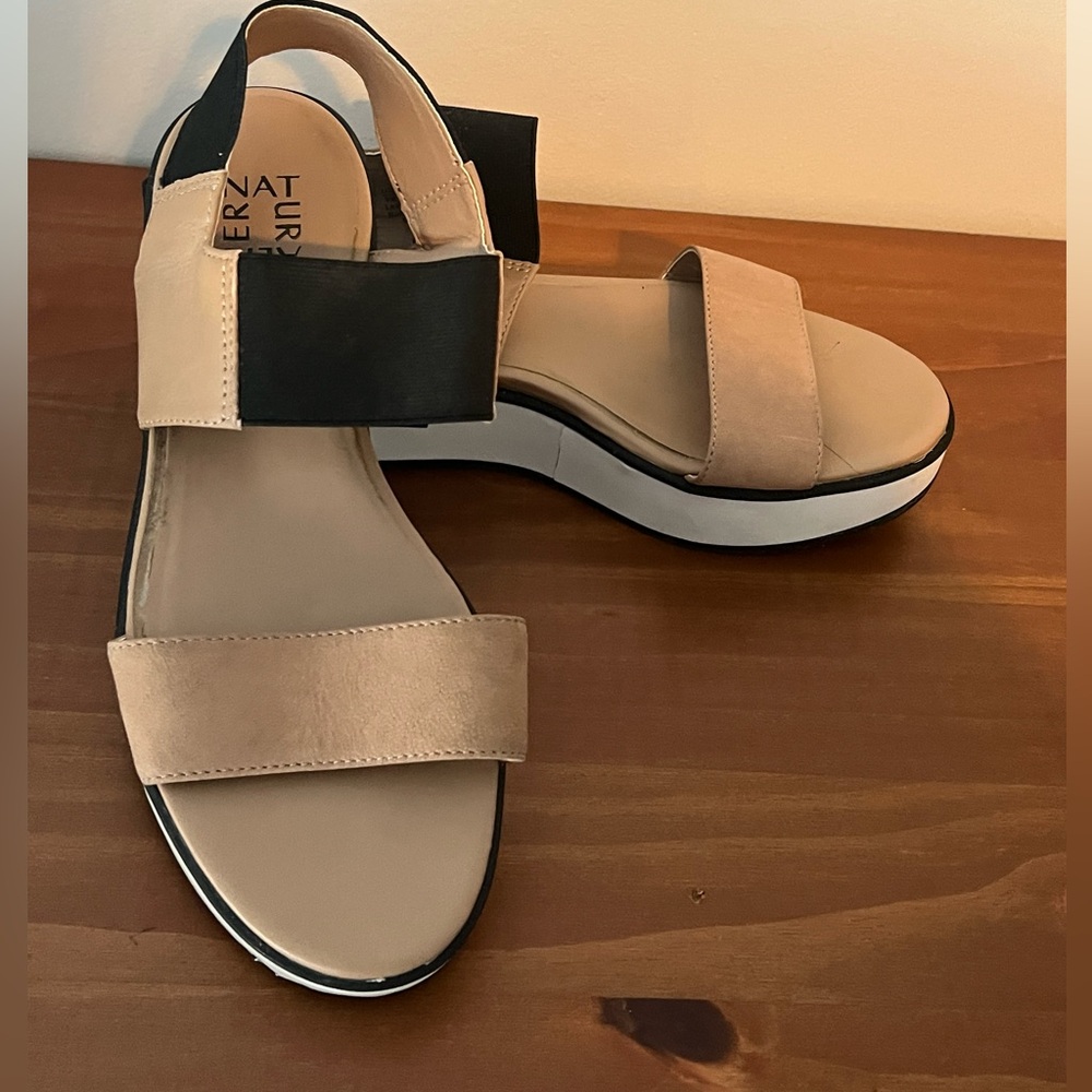 Naturlizer Platform Sandals